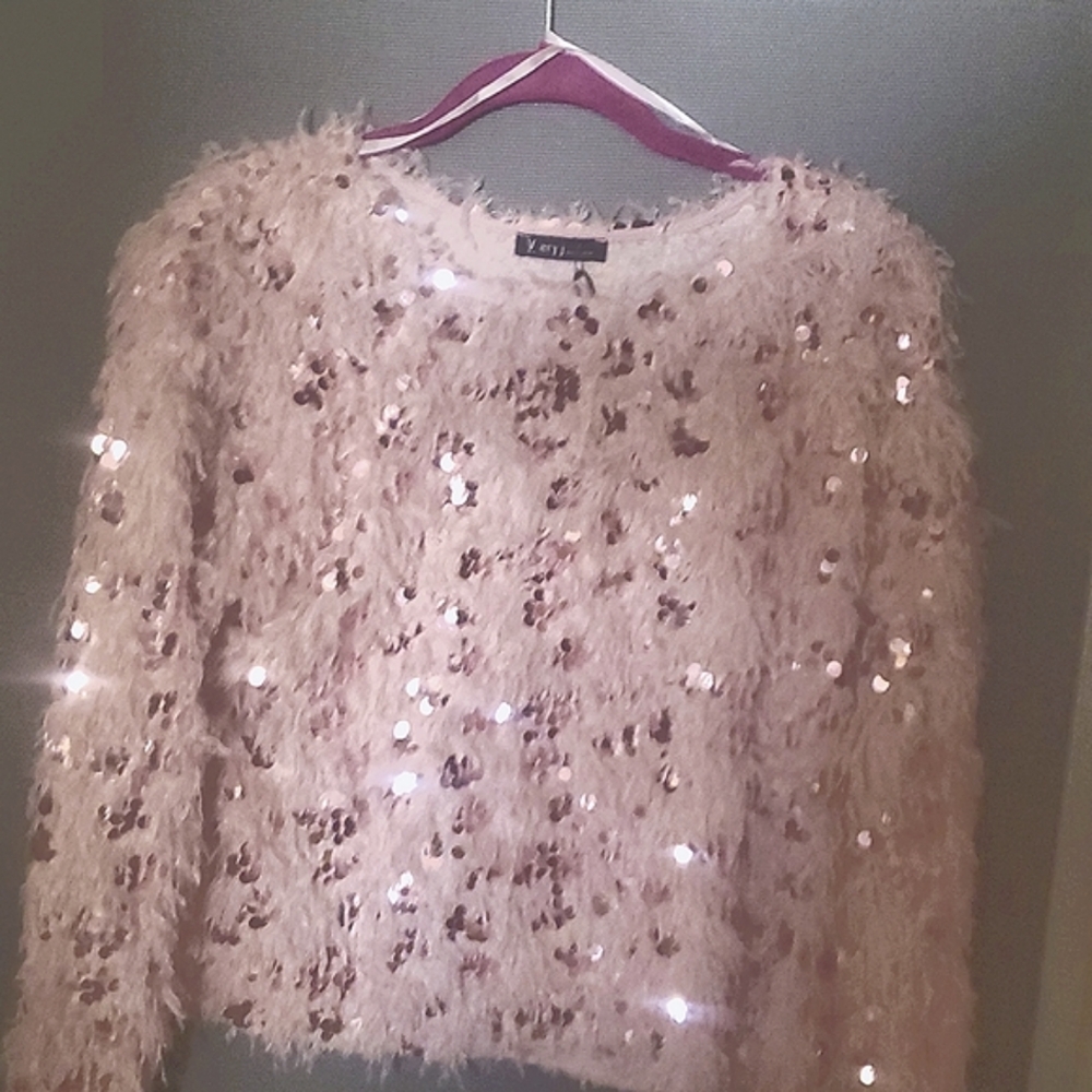 Powder Pink Fluffy Feather/Sequin  Spring/Summer Sweater. Sz Small. New With Tag